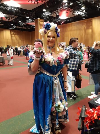 Cosplayer with Octo